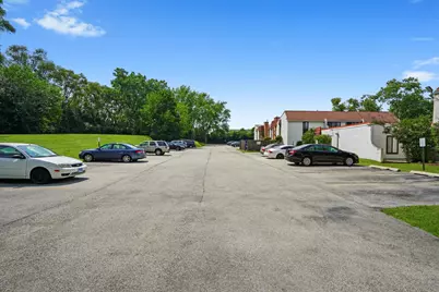 743 E Fullerton Avenue #105, Glendale Heights, IL 60139 - Photo 16