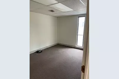 913 S 4th Street, Dekalb, IL 60115 - Photo 4