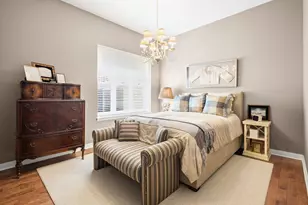 829 Stables Ct W, Highwood, IL 60040 - Photo 10