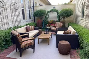 829 Stables Ct W, Highwood, IL 60040 - Photo 20