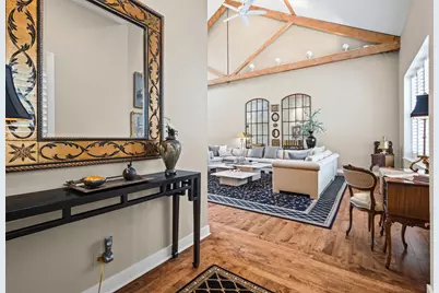 829 Stables Court W, Highwood, IL 60040 - Photo 2