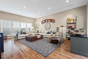 829 Stables Ct W, Highwood, IL 60040 - Photo 14