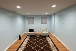 4012 W Ainslie St, Chicago, IL 60630 - Photo 2