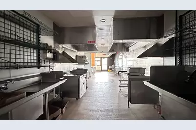 120 N Central Street, Benton, IL 62812 - Photo 10