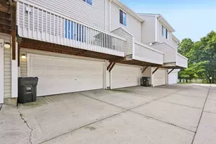 47 S Treehouse Ln, Round Lake, IL 60073 - Photo 20