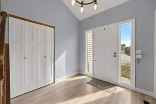 1343 Knollwood Cir, Crystal Lake, IL 60014 - Photo 4