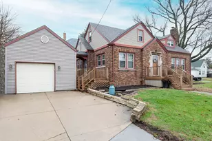 1125 17th Ave, Moline, IL 61265 - Photo 2