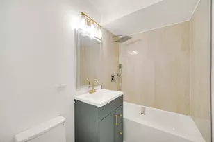 942 W Villa Dr, Des Plaines, IL 60016 - Photo 10