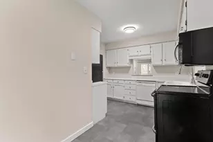 5911 36th Ave Ct, Moline, IL 61265 - Photo 12