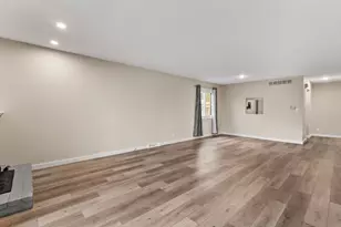 5911 36th Ave Ct, Moline, IL 61265 - Photo 8