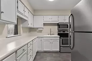 5911 36th Ave Ct, Moline, IL 61265 - Photo 10