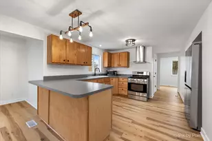 2617 W Emerald Ct, McHenry, IL 60051 - Photo 6