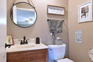 1303 E Ironwood Dr, Mount Prospect, IL 60056 - Photo 18