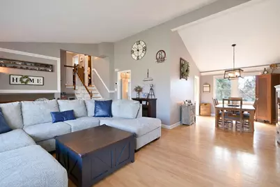 1303 E Ironwood Drive, Mount Prospect, IL 60056 - Photo 8