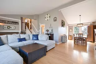 1303 E Ironwood Dr, Mount Prospect, IL 60056 - Photo 8