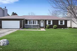 219 N Hickory St, Cortland, IL 60112 - Photo 1