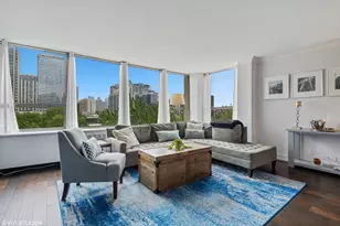 1360 N Sandburg Terrace, Chicago, IL 60610 - Photo 2