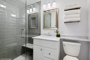 1360 N Sandburg Terrace, Chicago, IL 60610 - Photo 10