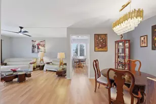 2046 St Johns Ave, Highland Park, IL 60035 - Photo 2
