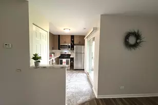 546 E Shag Bark Ln, Streamwood, IL 60107 - Photo 4