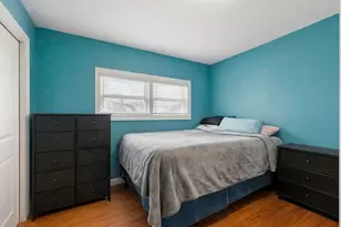 9829 S 51st Ave, Oak Lawn, IL 60453 - Photo 10