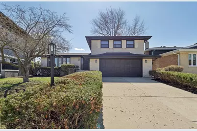 8135 W Rascher Avenue, Chicago, IL 60656 - Photo 1