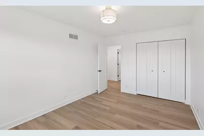 8135 W Rascher Avenue, Chicago, IL 60656 - Photo 20