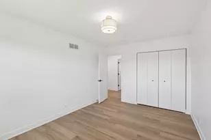 8135 W Rascher Ave, Chicago, IL 60656 - Photo 20