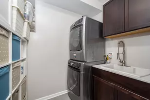 1242 W Ohio St, Chicago, IL 60642 - Photo 22