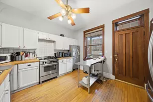 1033 W Dakin St, Chicago, IL 60613 - Photo 2