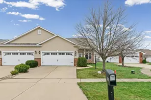 1509 Greyrock Ln, Champaign, IL 61822 - Photo 2