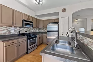 362 N Keswick Cir, Round Lake, IL 60073 - Photo 10
