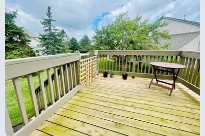 517 Willow Way #32-D1-317, Lindenhurst, IL 60046 - Photo 12