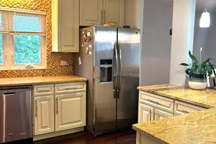 9332 Landings Ln, Des Plaines, IL 60016 - Photo 6