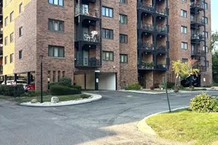 9332 Landings Ln, Des Plaines, IL 60016 - Photo 1