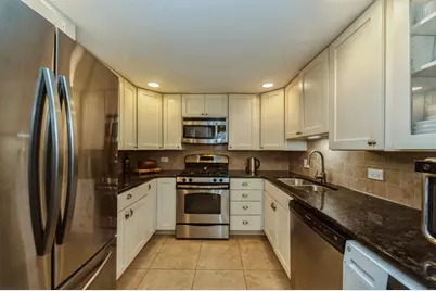 542 W Arlington Place #F, Chicago, IL 60614 - Photo 2