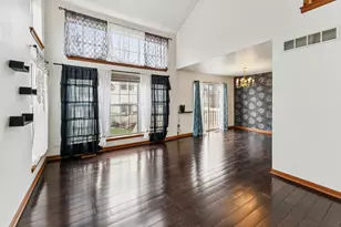 2239 Seaver Ln, Hoffman Estates, IL 60169 - Photo 4