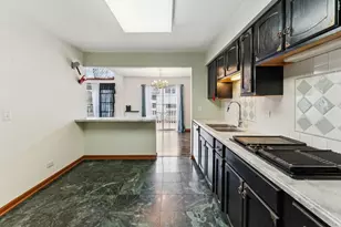 2239 Seaver Ln, Hoffman Estates, IL 60169 - Photo 10