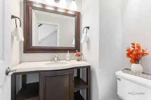 2955 Roslyn Ln E, Buffalo Grove, IL 60089 - Photo 20