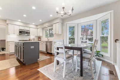 2955 Roslyn Lane E, Buffalo Grove, IL 60089 - Photo 18