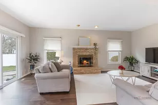 2955 Roslyn Ln E, Buffalo Grove, IL 60089 - Photo 10