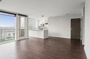 3301 N Sheffield Ave, Chicago, IL 60657 - Photo 2