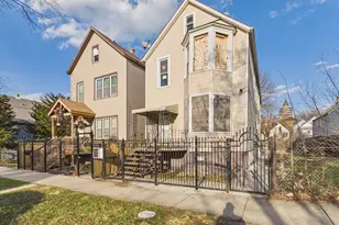 8747 S Escanaba Ave, Chicago, IL 60617 - Photo 2
