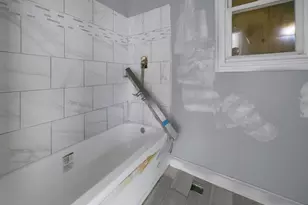 8747 S Escanaba Ave, Chicago, IL 60617 - Photo 16