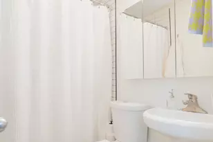 2201 N Cleveland Ave, Chicago, IL 60614 - Photo 8