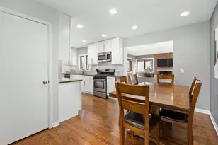 392 E St Charles Rd, Elmhurst, IL 60126 - Photo 8