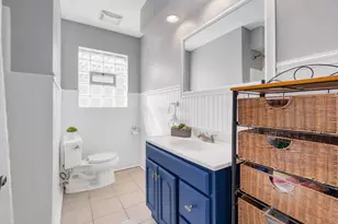 392 E St Charles Rd, Elmhurst, IL 60126 - Photo 14