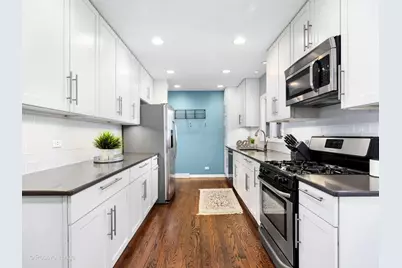 392 E Saint Charles Road, Elmhurst, IL 60126 - Photo 10