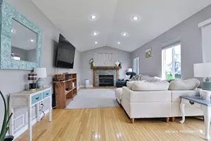 1407 S Janice Ln, Round Lake, IL 60073 - Photo 6