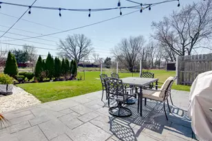 51 W Rozanne Dr, Addison, IL 60101 - Photo 26